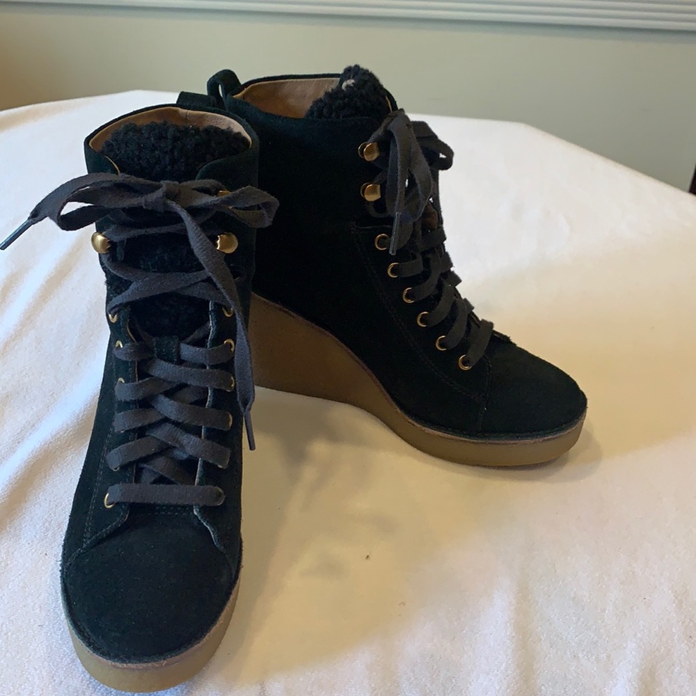 NWOT UGG Wedge bootie